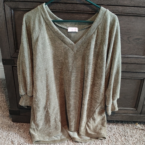 Pink Lily Olive Green Knit V-neckline Pullover Size Small - Picture 1 of 5